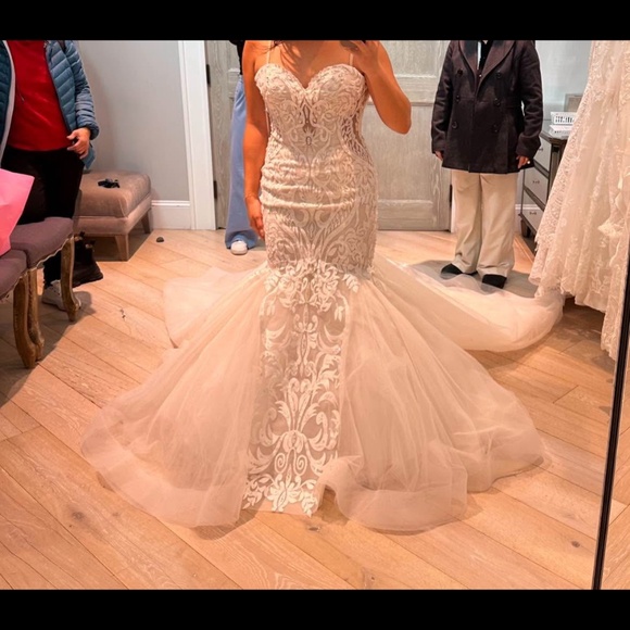 Eve of Milady Couture Wedding Gown - Picture 4 of 5